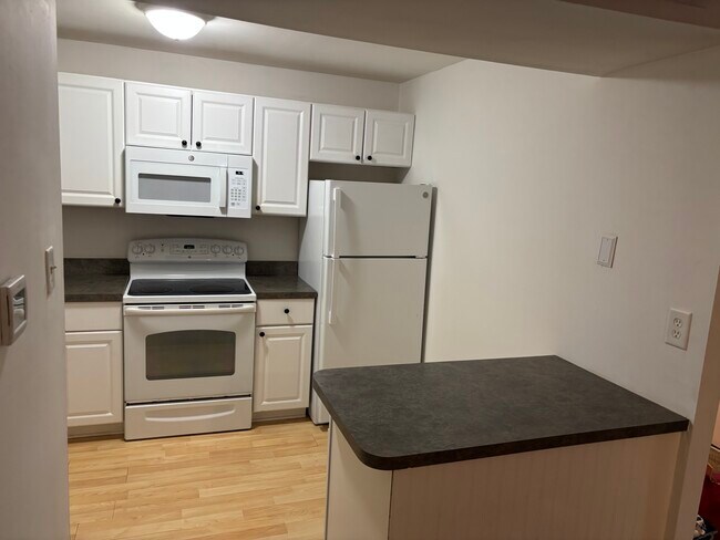 Foto del edificio - 712B Putnam Blvd