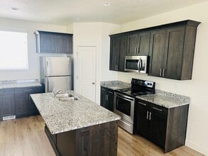 Building Photo - 1615 S 2000 W