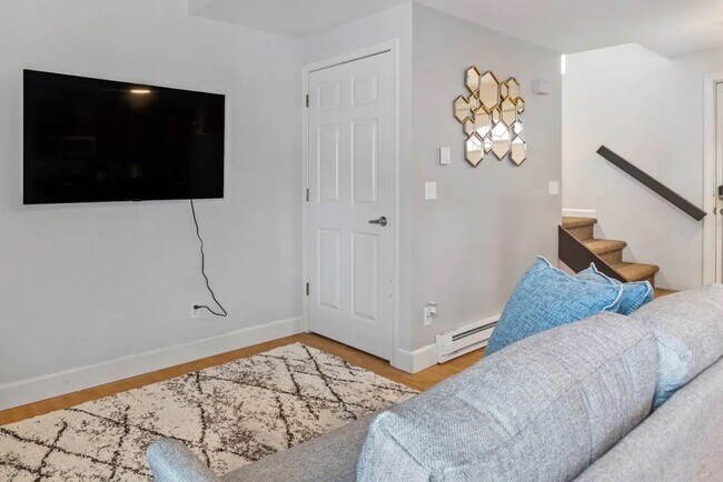Building Photo - Experience a Stylish Retreat in Spokane’s Heartbeat