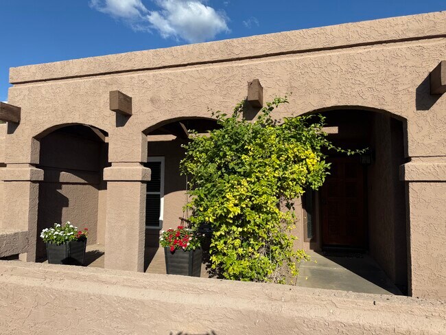 Foto del edificio - 8315 S Taylor Dr