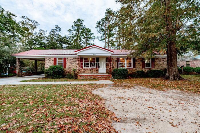 Foto principal - 514 Warren St