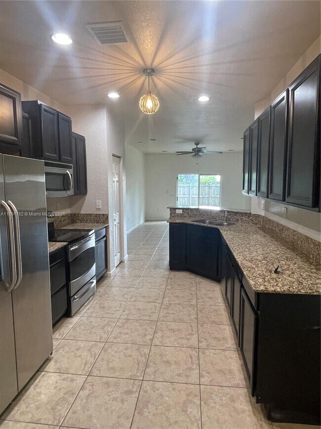 Building Photo - 3448 NE 1st St