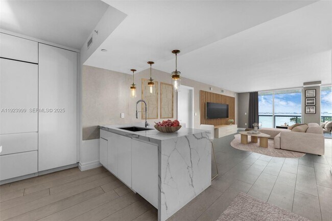 Foto del edificio - 10 Venetian Way