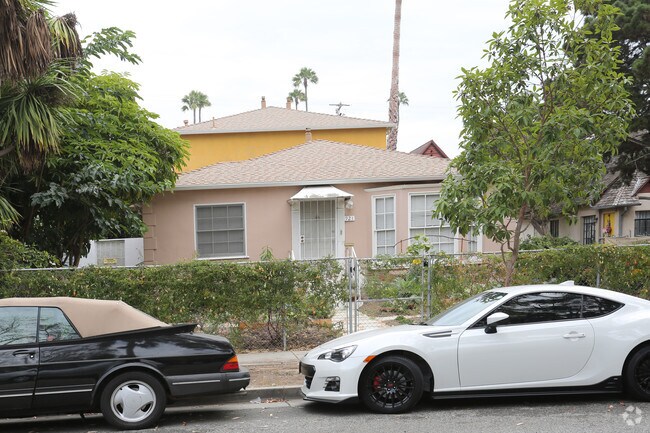Building Photo - 921 7th St