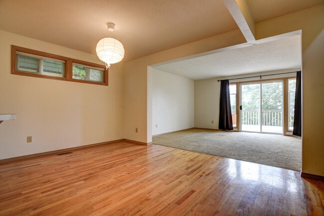 Building Photo - Lovely upper 2 floors of Large home in Phi...