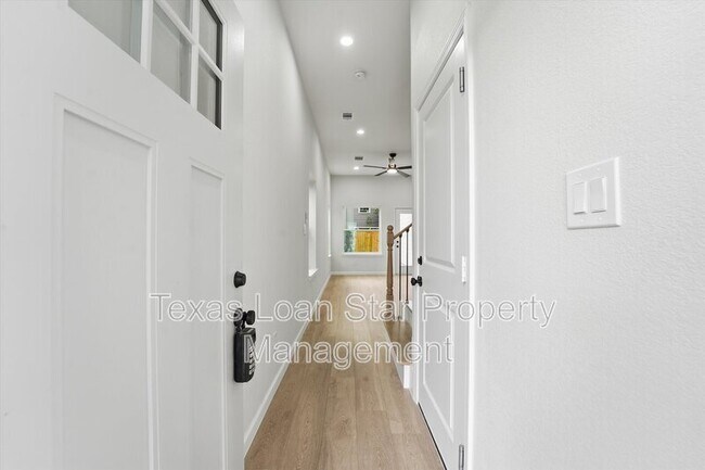 Foto del edificio - 4354 Clover St