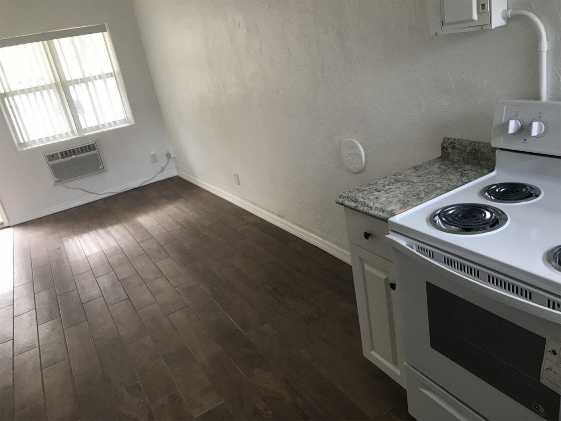 Foto del edificio - 126 Gardiner Ct