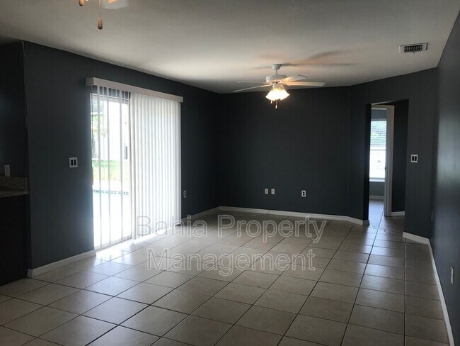 Building Photo - 2445 Bel Air Cir