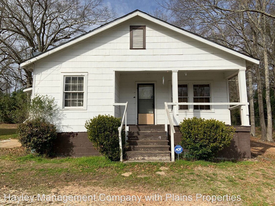 2 br, 1 bath House 1014 Staley Ave House Rental in Opelika, AL