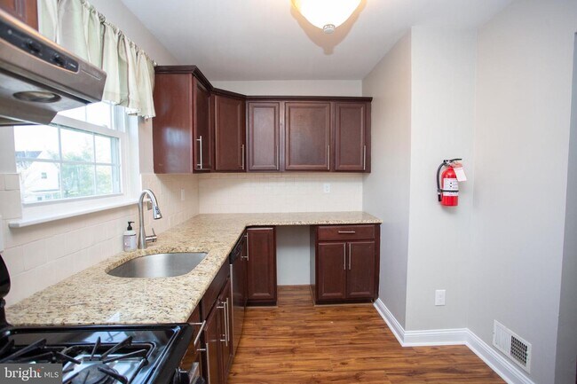 Building Photo - 1009 Woodchip Rd