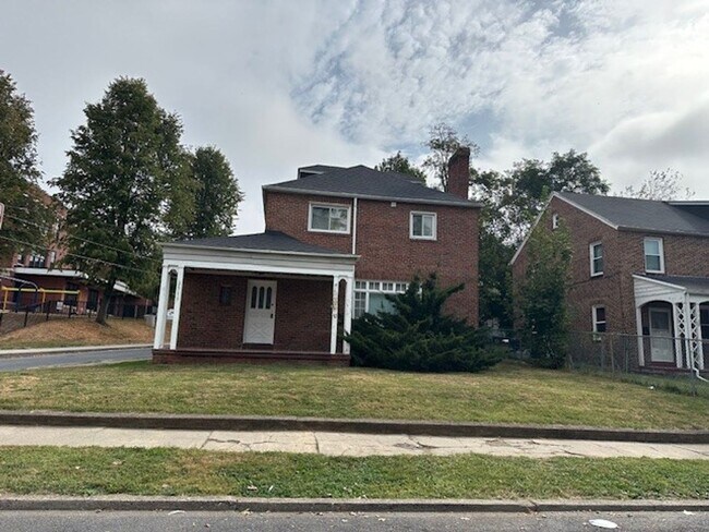 Building Photo - 2515 N 5th St