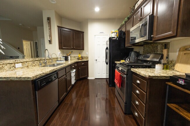 Building Photo - 3327 Barkstone Dr