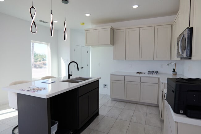 Building Photo - 8218 Casa Verde Rd