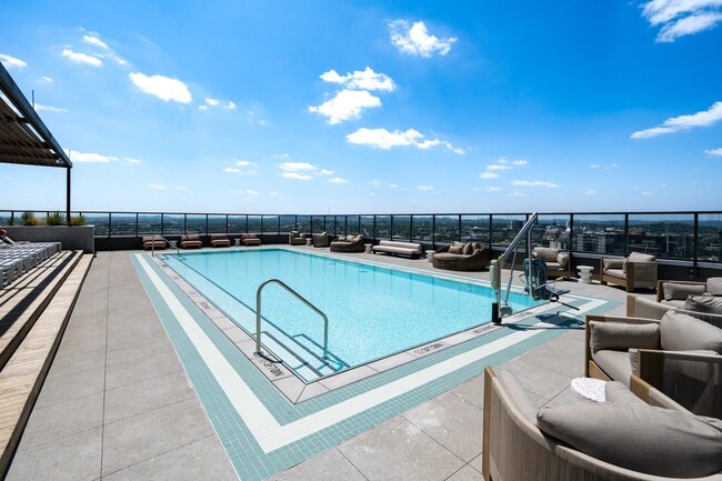 Piscina en la azotea de Albion Music Row - Albion Music Row