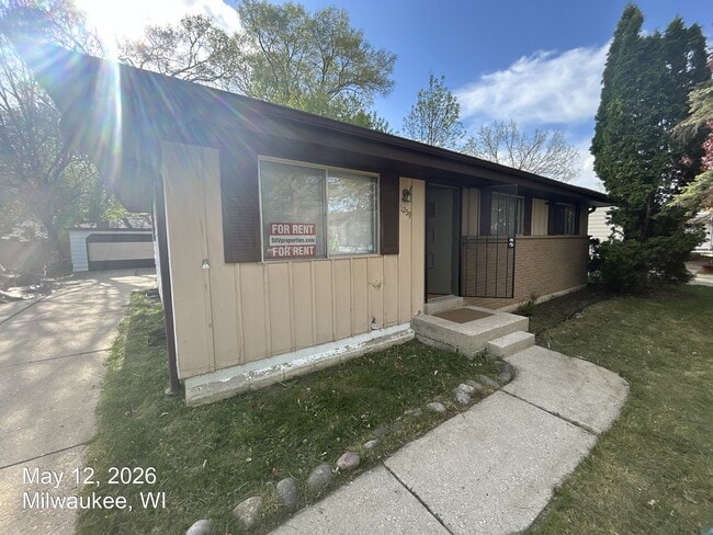 Building Photo - 6259 N 101st St
