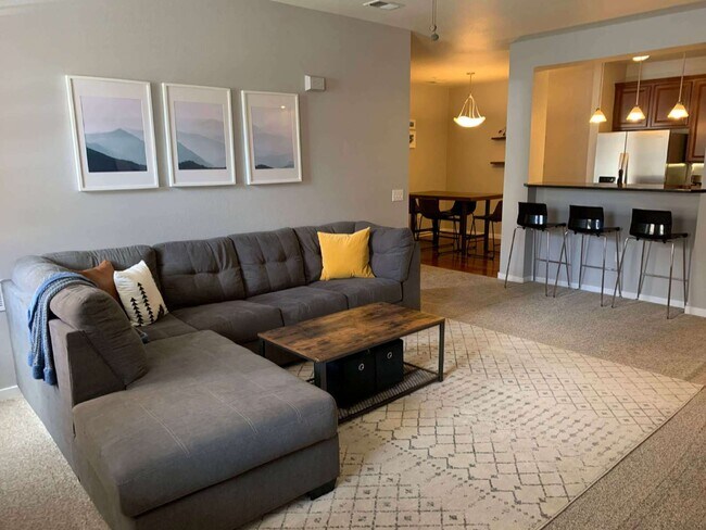 Foto del edificio - Cute Park Hill Condo!