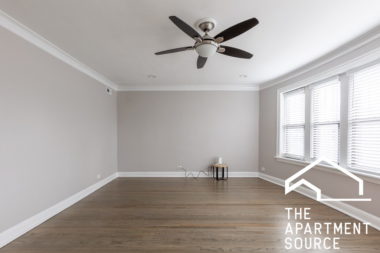 Foto principal - 2240 N Sawyer Ave