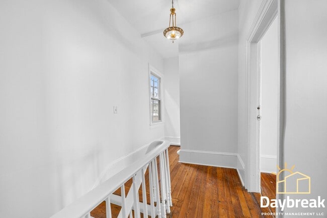 Building Photo - 112 E Anderson St