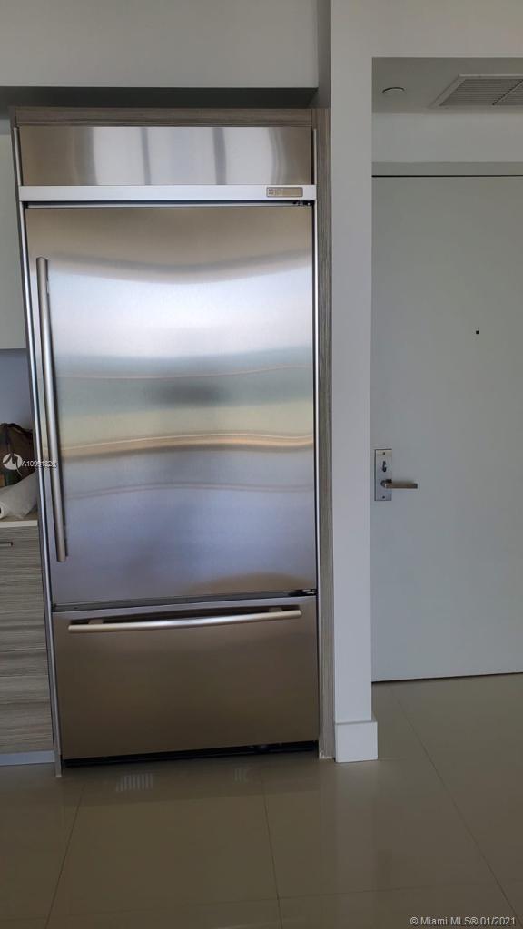 Foto del edificio - 1300 Brickell Bay Dr