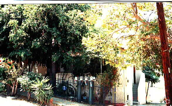 Primary Photo - 1421-1423 1/2 Waterloo St