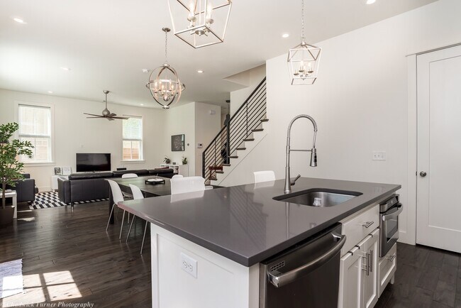 Foto del edificio - 306 NW H St