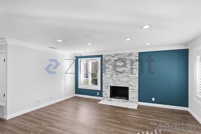 Building Photo - Unit