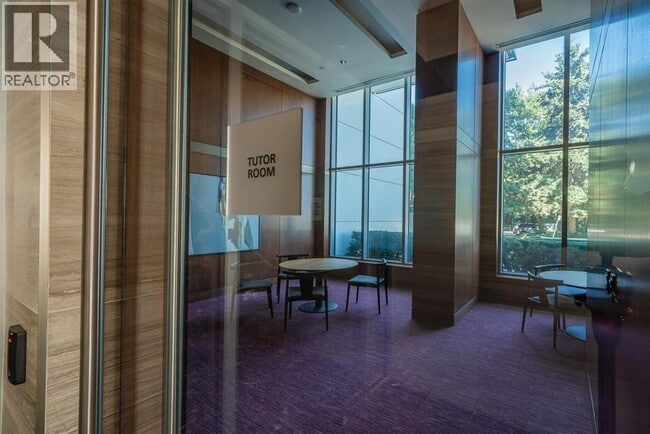 Building Photo - 433 SW Marine Dr