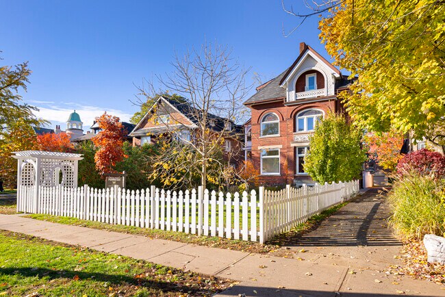 Photo du bâtiment - 178 High Park Av