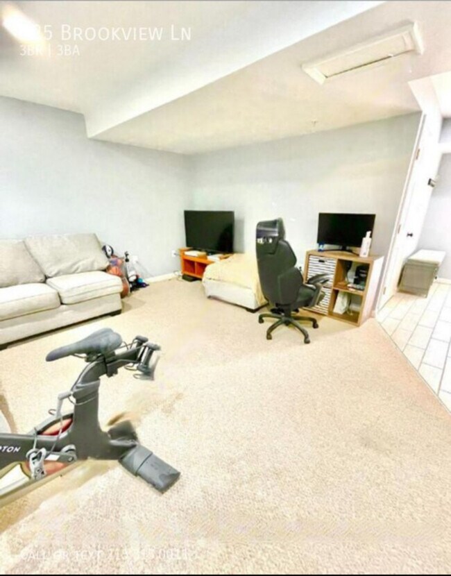 Foto del edificio - 125 Brookview Ln