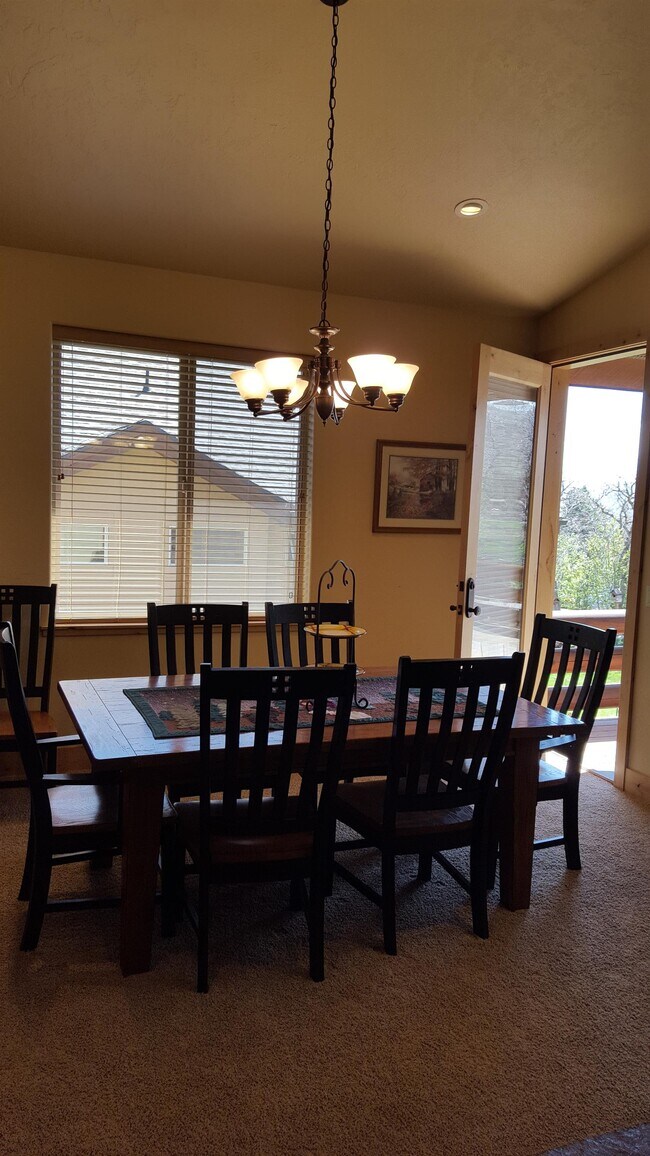 Foto del edificio - 1123 Sunburst Ln