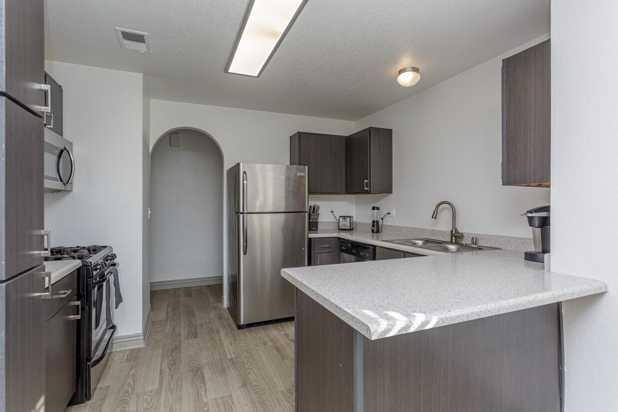 Primary Photo - 2500 N Rainbow Blvd