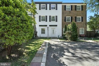 Building Photo - 14727 Bentley Square