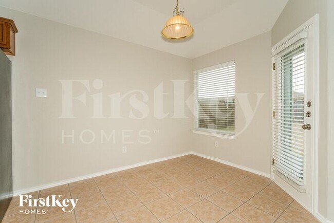 Foto del edificio - 207 Amherst Dr