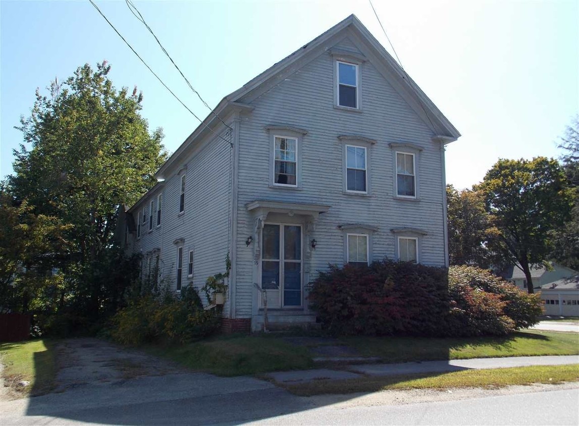 Primary Photo - 35 Oak St