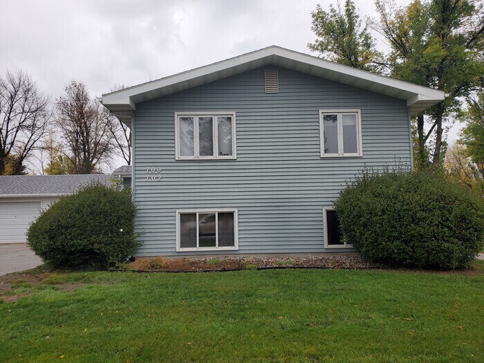 Primary Photo - Lower level duplex