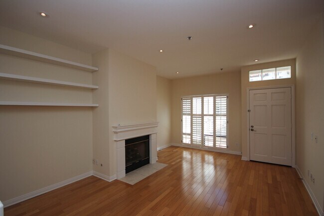Foto del edificio - 111 S Oak Knoll Ave