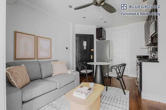Foto del edificio - 437 W 53rd St