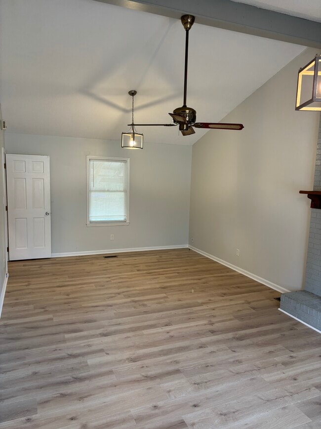 Building Photo - 205 SW Maynard Rd