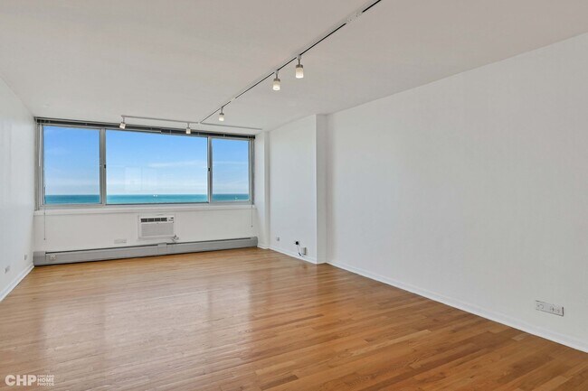 Foto del edificio - 2144 N Lincoln Park W