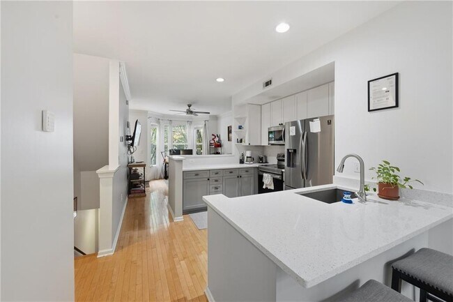Foto del edificio - 951 Glenwood Ave SE