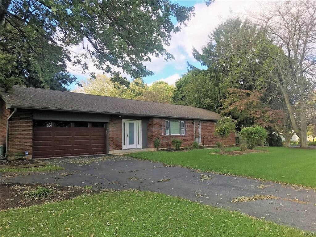 Primary Photo - 10165 Schantz Rd