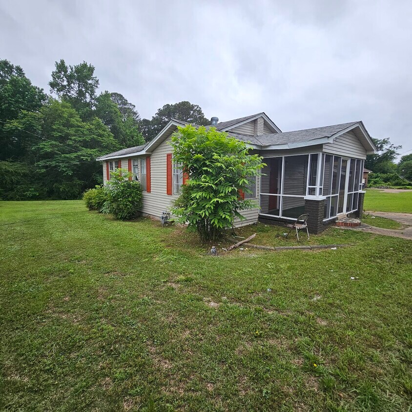 Building Photo - 3233 Allison-Bonnett Memorial Dr