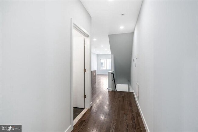 Foto del edificio - 1752 N Marshall St