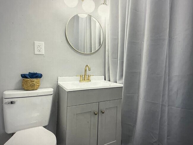 Foto del edificio - 1175 Carriage Cir