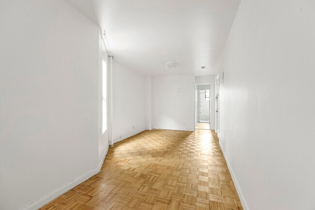 Foto del edificio - 325 E 89th St