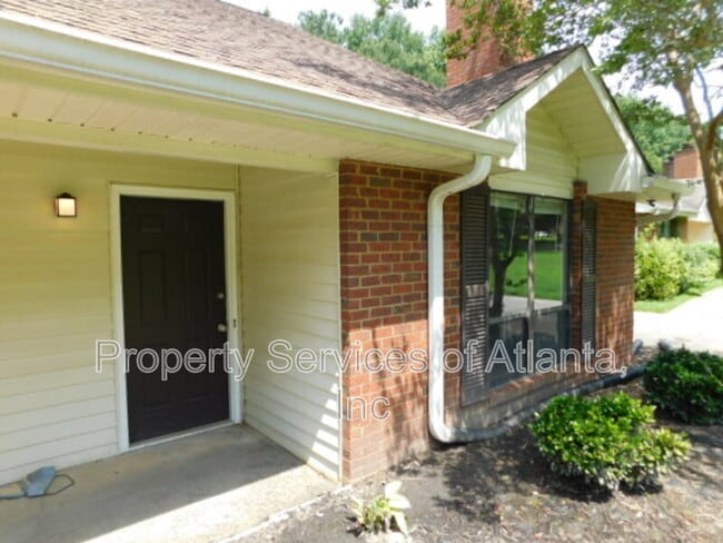 Building Photo - 502 Plymouth Ln