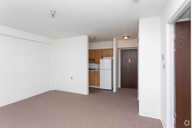 1BR, 1BA - 500 SF - Town Square Senior Apartments - 62+ or HUD