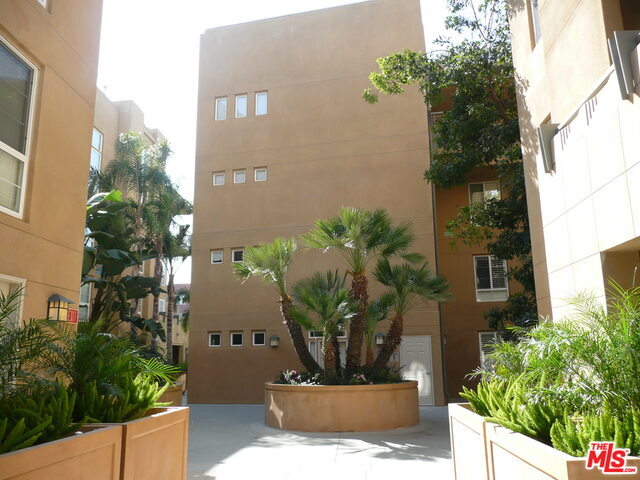 Foto del edificio - 5831 Seawalk Dr