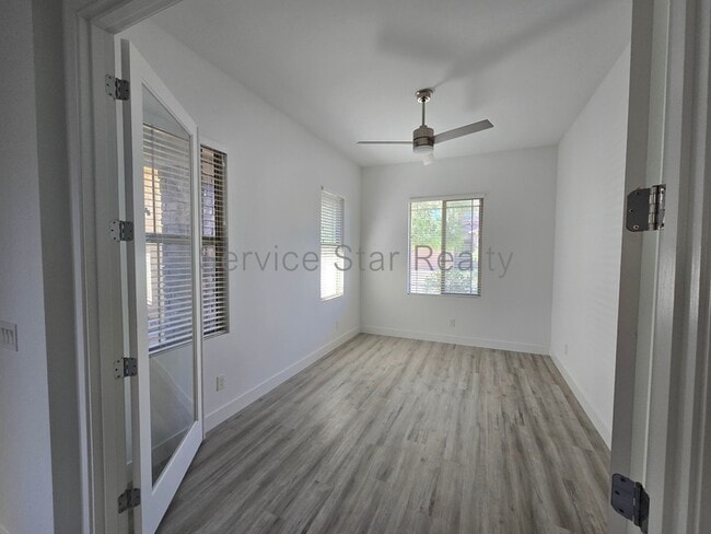 Building Photo - 3424 E Adobe Dr