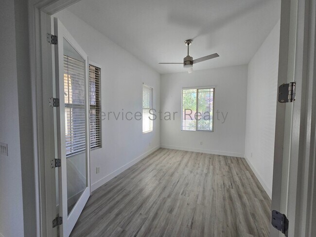 Foto del edificio - 3424 E Adobe Dr